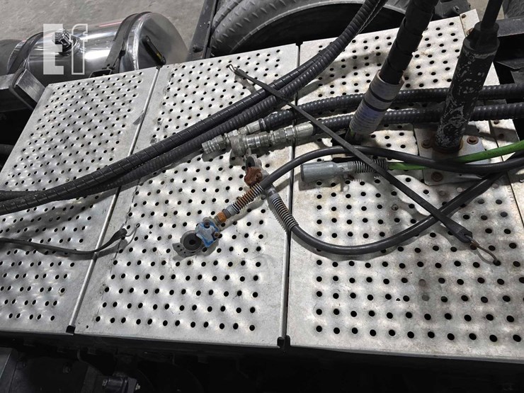 2004-international-paystar-5900-image-24