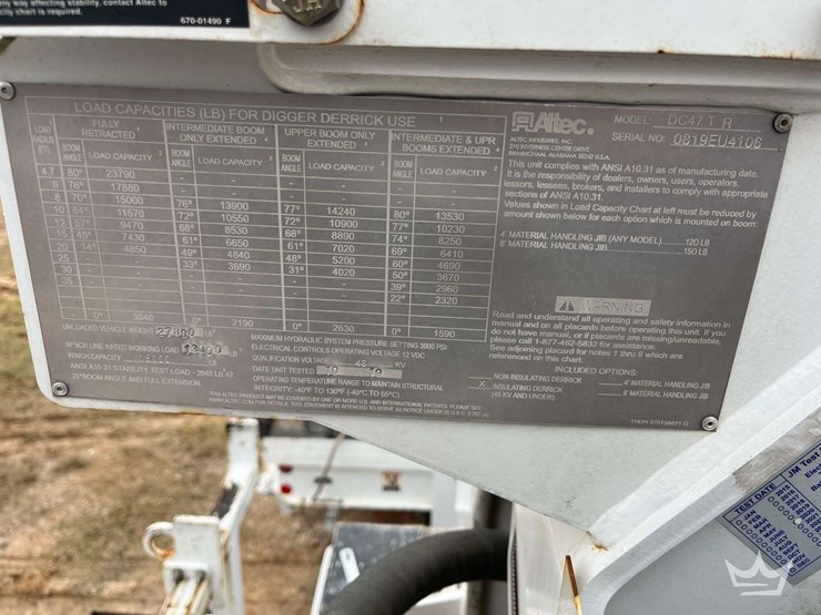 2020-freightliner-m2-106-image-24