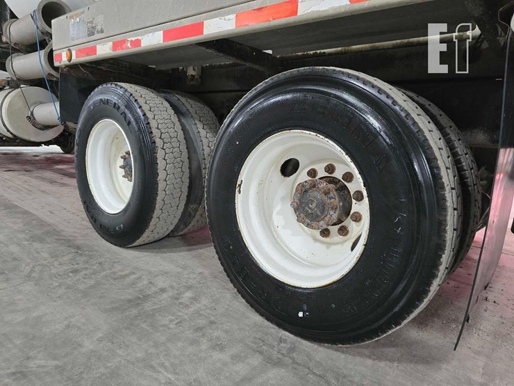 2007-international-7600-image-37