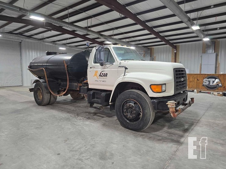 1998-ford-f800-image-2