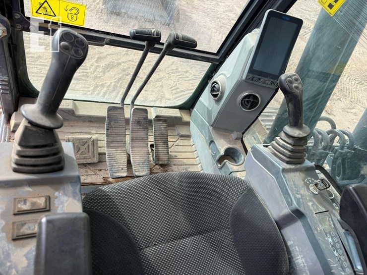 2022-xcmg-xe210u-image-19