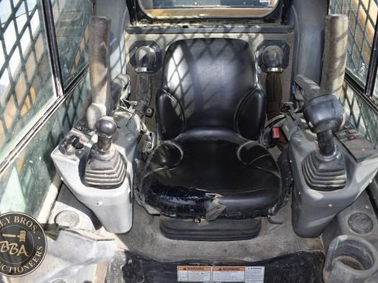 2020-mustang-2550rt-image-38