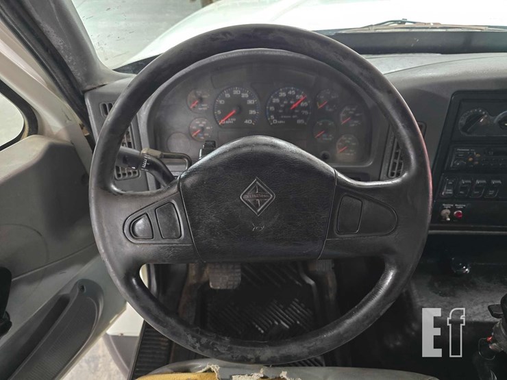 2007-international-7600-image-21