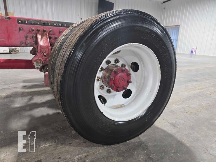 2017-volvo-vnl42300-image-18