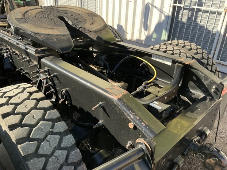 2011-international-7600-image-9