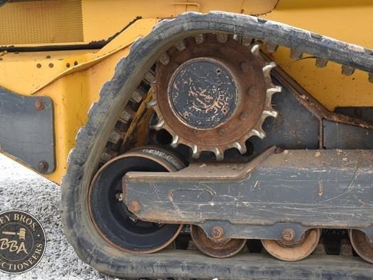 2019-deere-333g-image-34