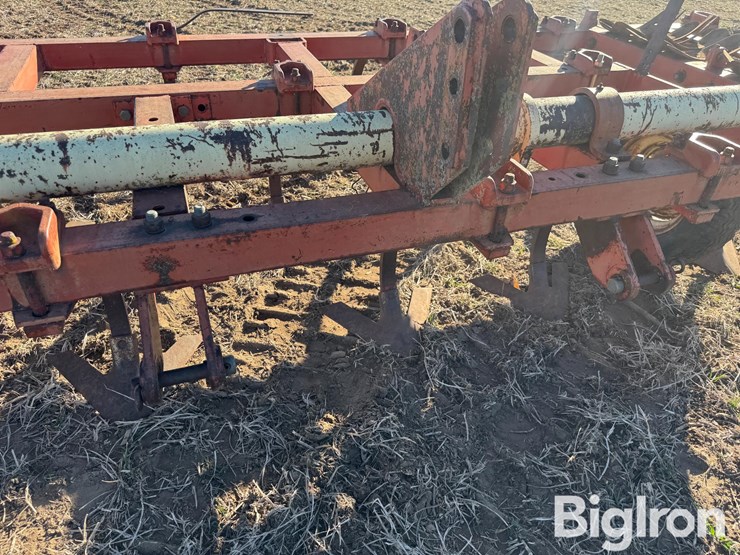 15'-3-pt-chisel-plow-image-15