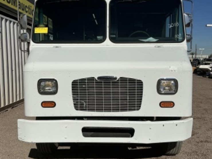 2018-freightliner-mt55-image-3