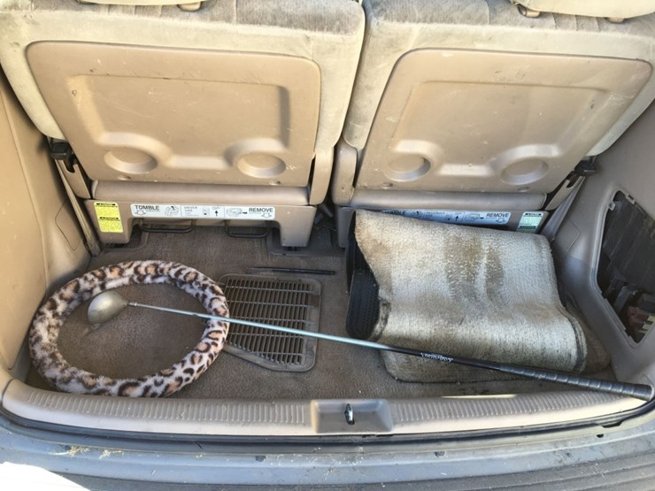 2000-toyota-sienna-le-image-11