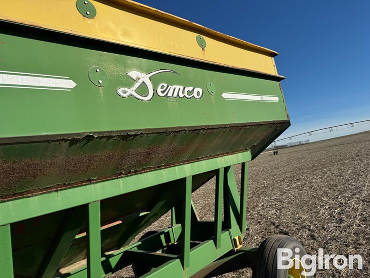 demco-gravity-wagon-image-12
