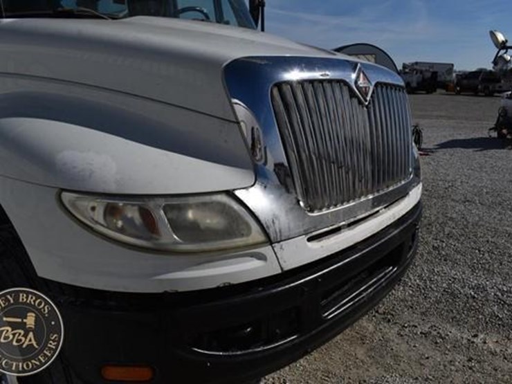 2012-international-durastar-4300-image-45