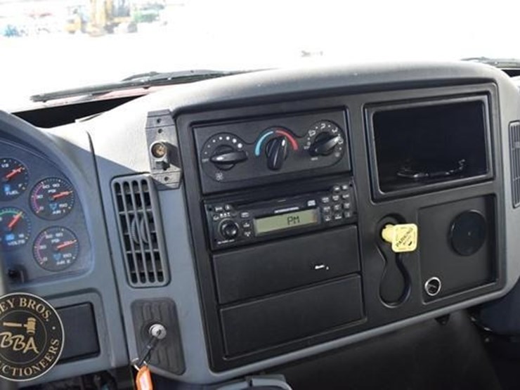 2007-international-durastar-4300-image-42