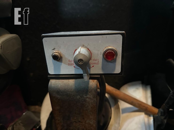 2005-peterbilt-385-image-16