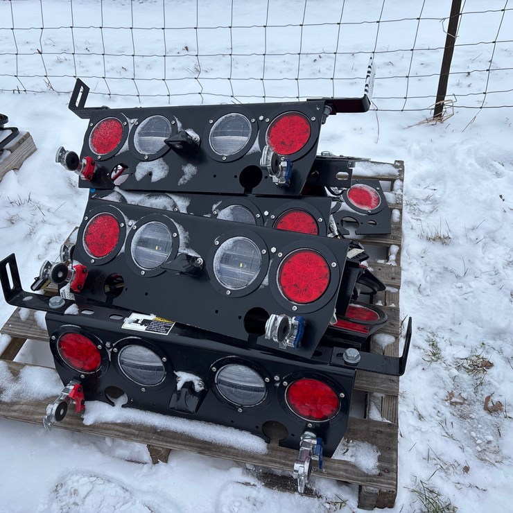 #6563 • E1. Pallet of tail lights