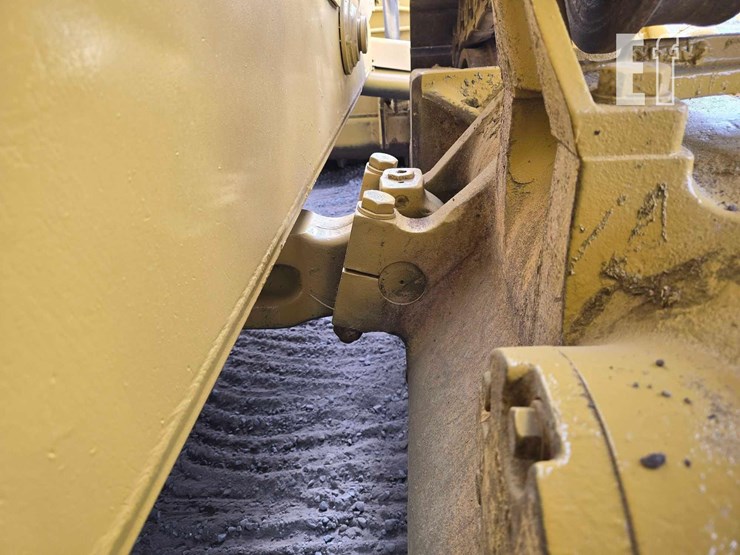 2006-caterpillar-d8t-image-32