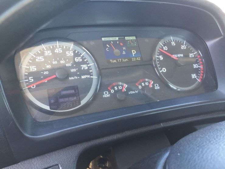 2017-hino-268a-image-6