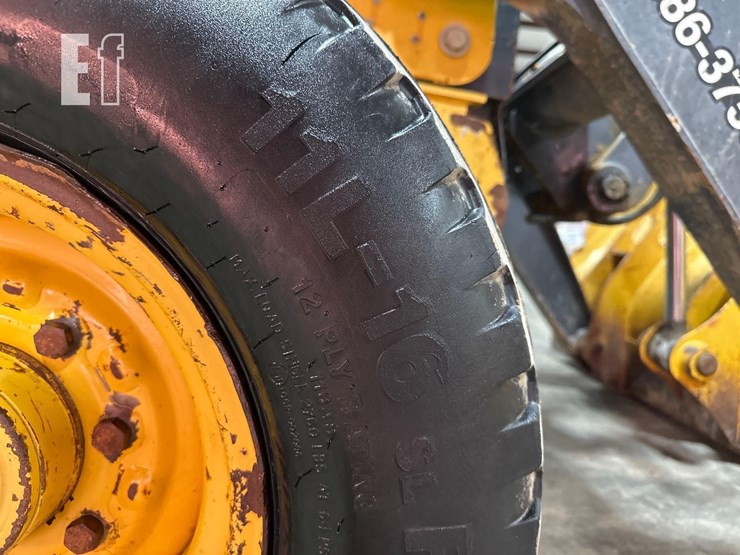 2014-deere-310k-ep-image-31