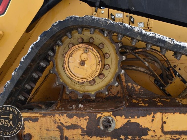 2020-caterpillar-299d3-image-34