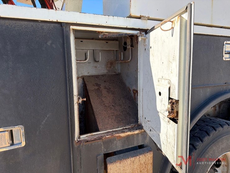 2008-international-7400-image-21