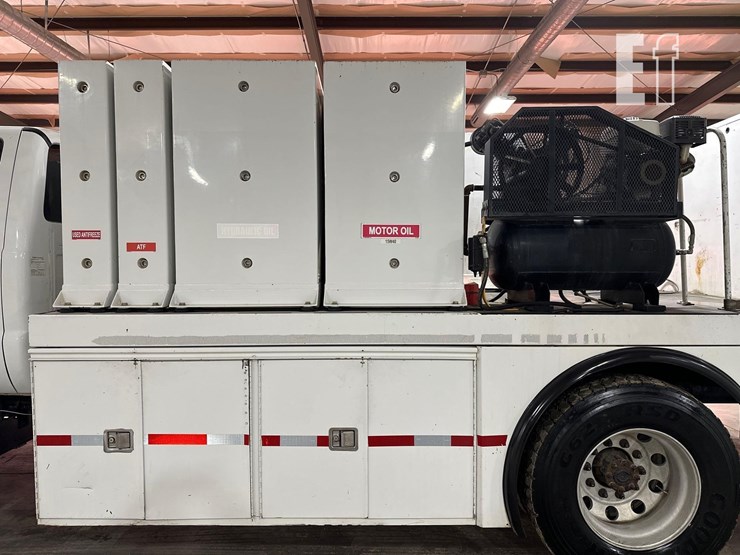 2015-ford-f750-image-9