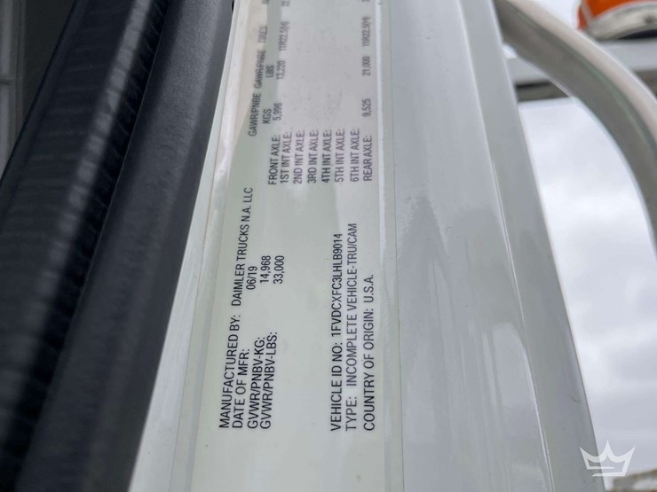 2020-freightliner-m2-106-image-1