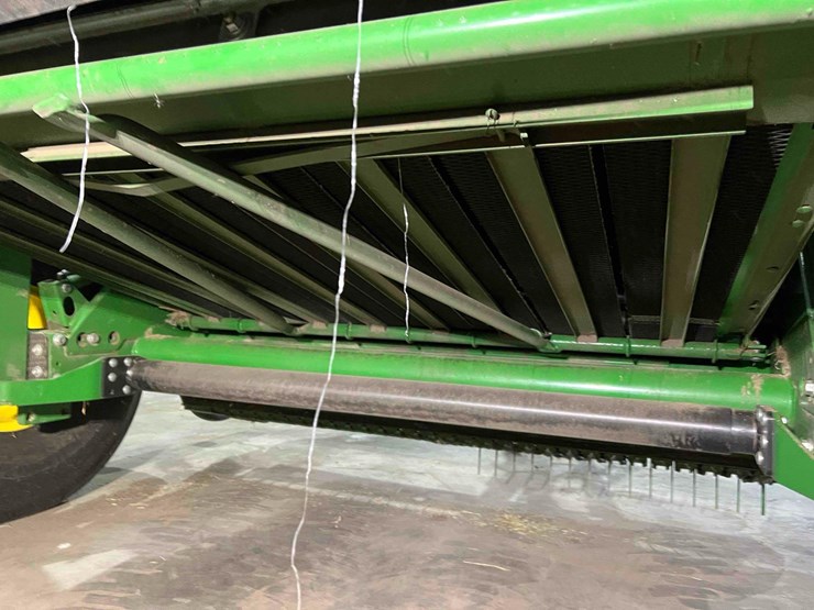 john-deere-561m-image-15