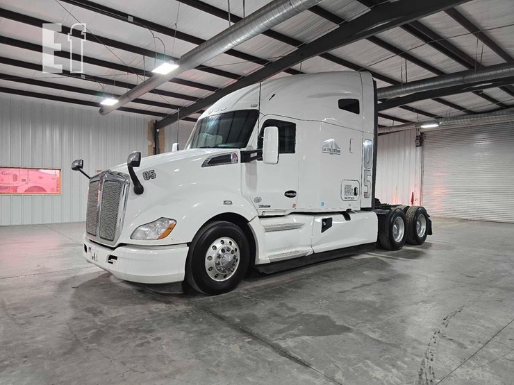 2019-kenworth-t680-image-1