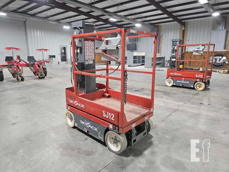 2011-skyjack-sj12-image-4