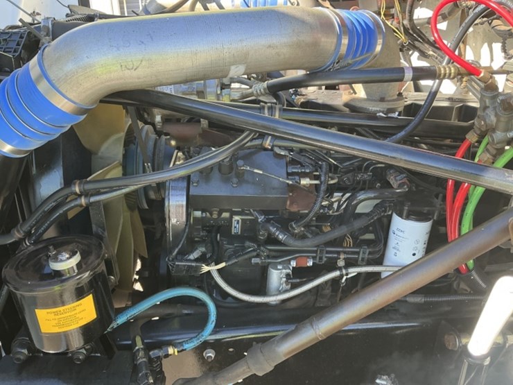 1999-freightliner-fl80-image-16