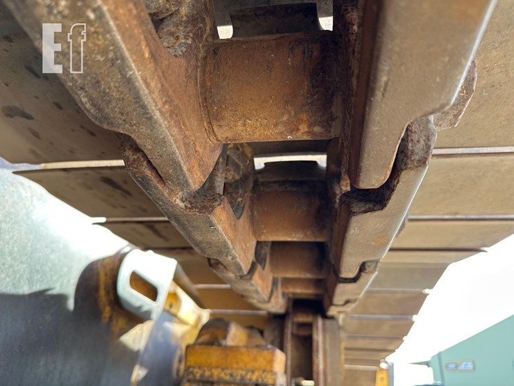 2012-deere-850k-xlt-image-37