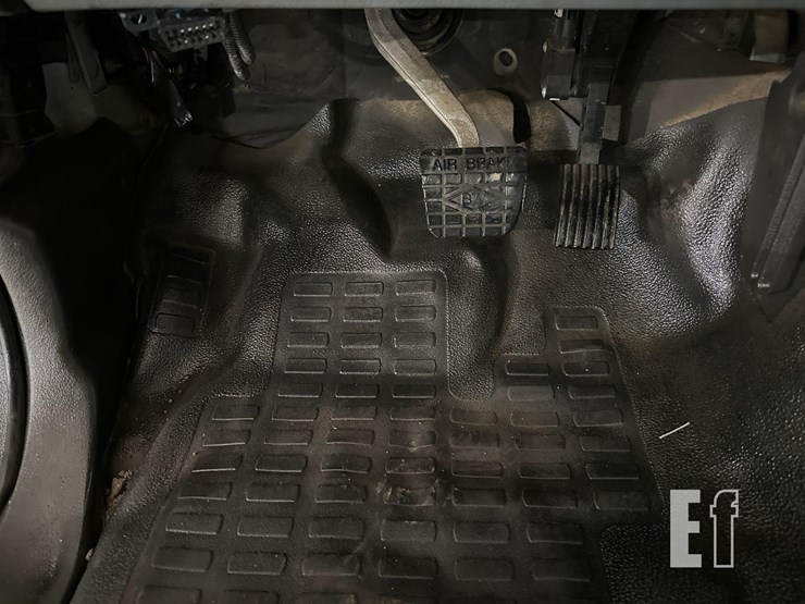 2015-ford-f750-image-25