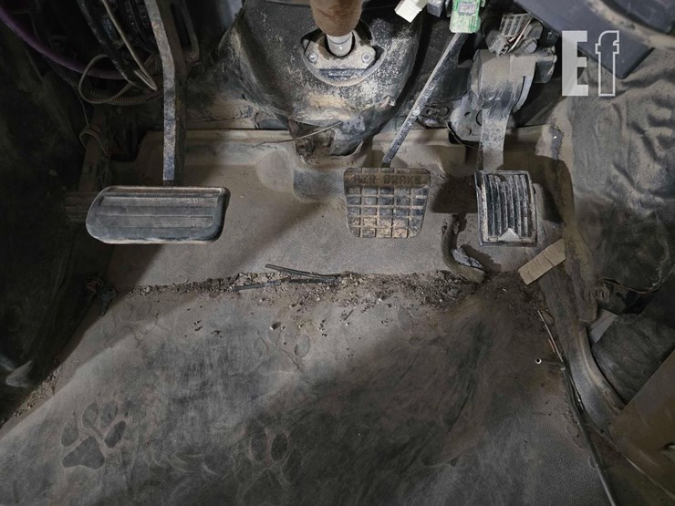 2012-mack-granite-gu713-image-11