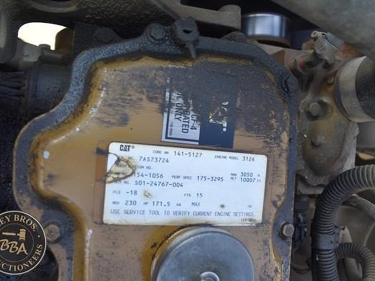 2000-freightliner-fl70-image-38