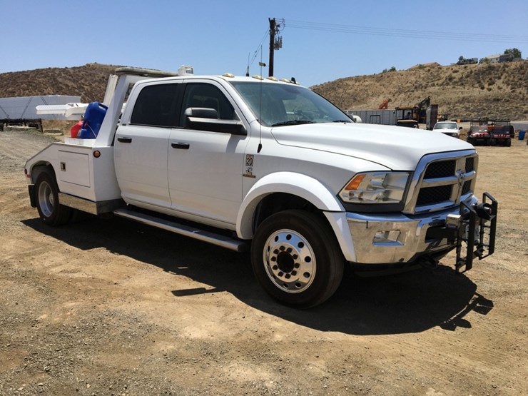 2018-dodge-ram-5500-image-2