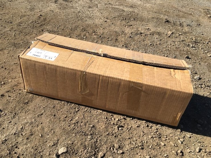 unused-hydraulic-thumb-attachment,-image-1