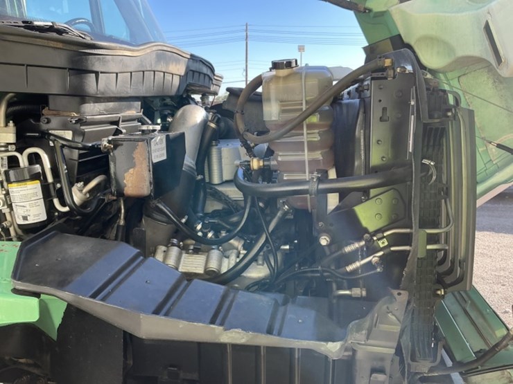 2011-international-7600-image-14