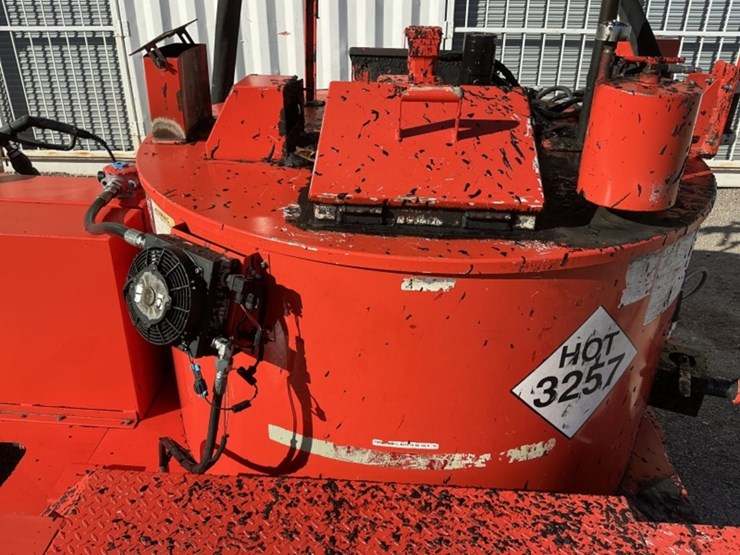 2018-crafco-ss250d-towable-crack-sealer-image-9