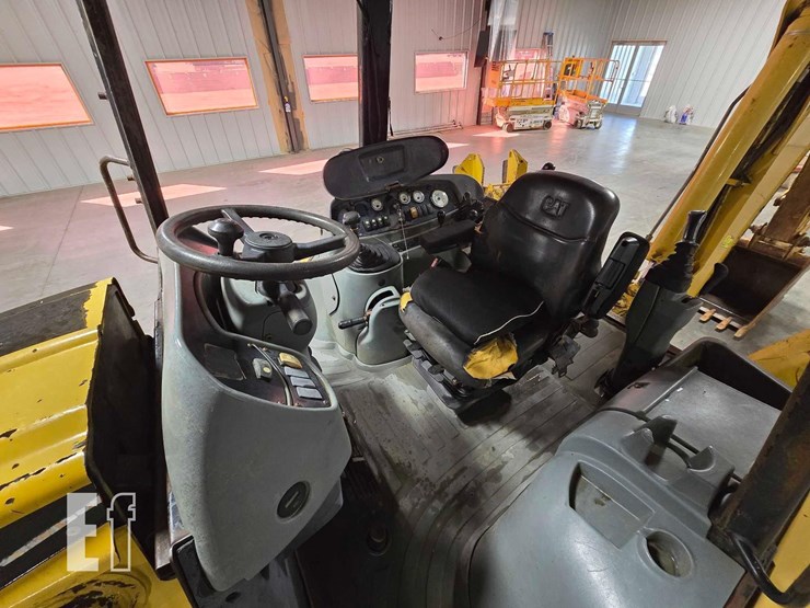 2001-caterpillar-420d-image-14