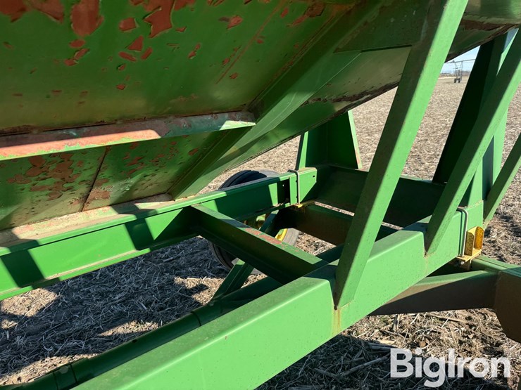 demco-gravity-wagon-image-14