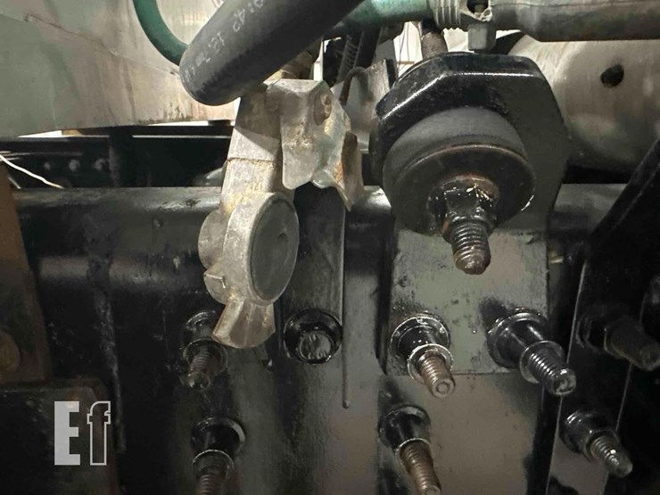 2009-mack-granite-gu713-image-34