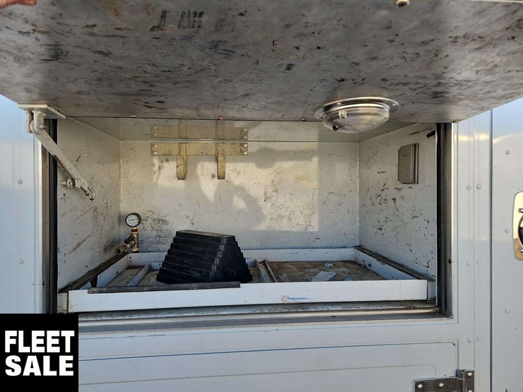 2008-ford-f550-image-35