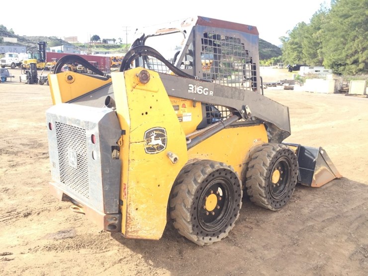 2019-deere-316gr-image-3