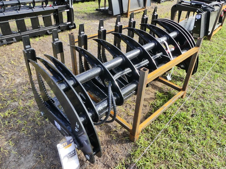 giyi-clg72-qa-72"-curved-log-grabber-image-1