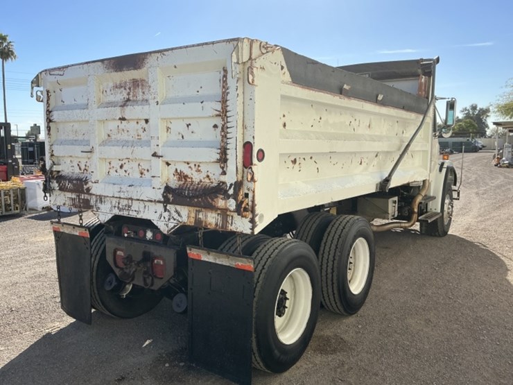 1999-freightliner-fl80-image-5