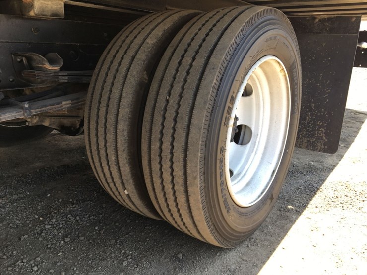 2013-isuzu-nrr-image-11