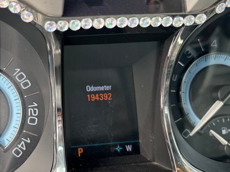 #1114-•-2010-buick-lacrosse-passenger-car-image-4