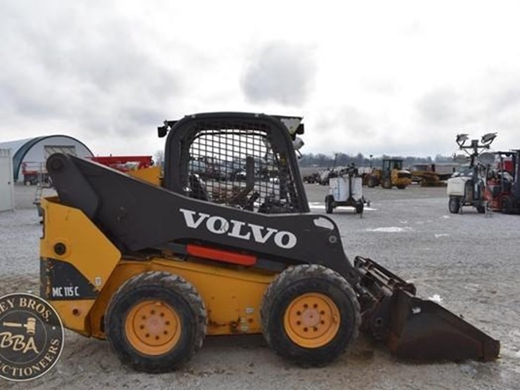 2011-volvo-mc115c-image-6