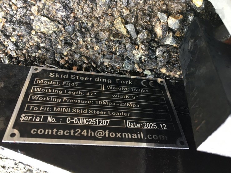 unused-giyi-forks-&-carriage,-image-3