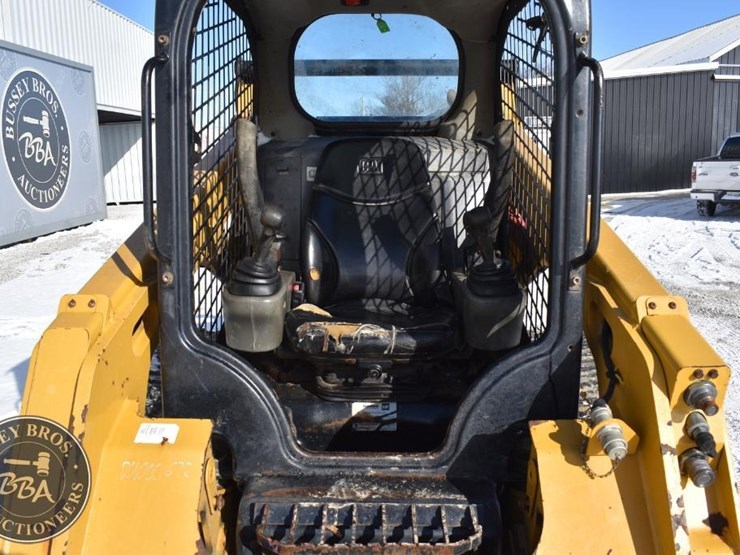 2019-caterpillar-259d-image-42