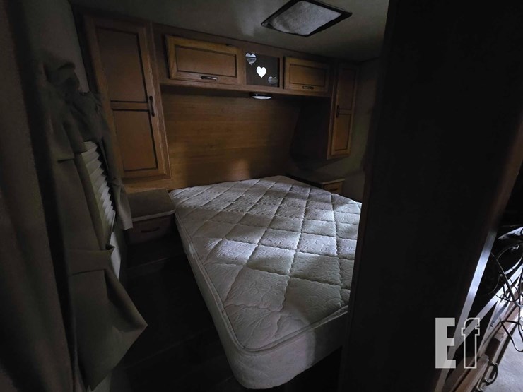 2016-crossroads-sunset-trail-ultra-lite-237bh-image-10